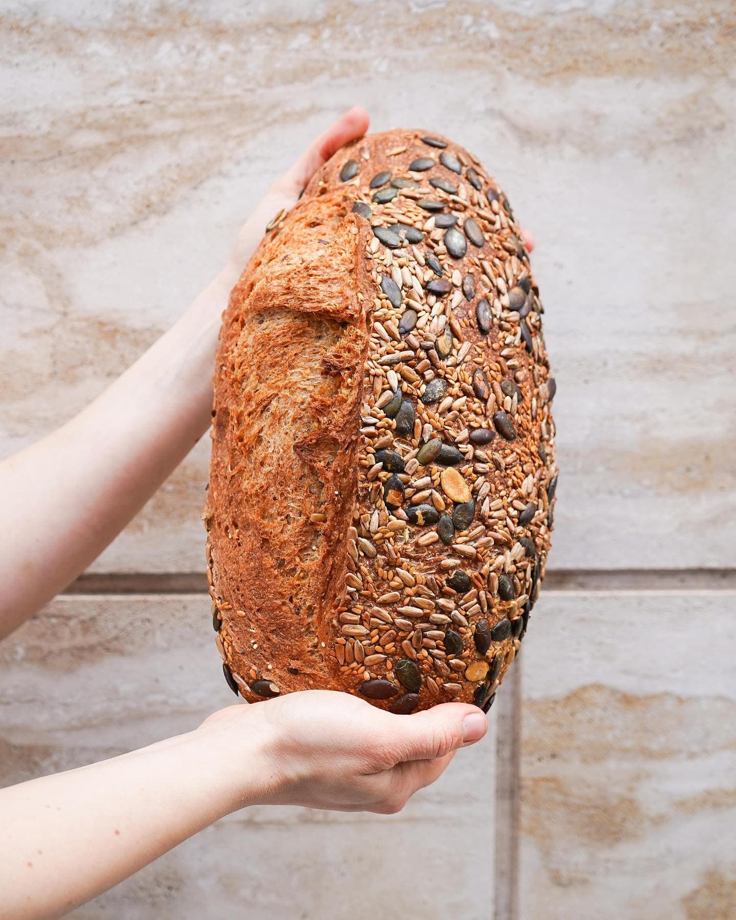 Piccola pasticceria e biscotti secchi da credenza
